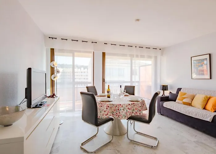 Azur-3 By Interhome